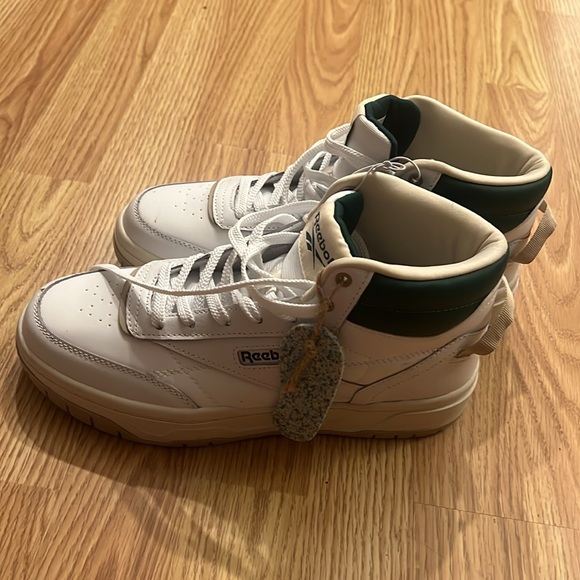 Reebok Hightops New with tag size 9 - Picture 9 of 10